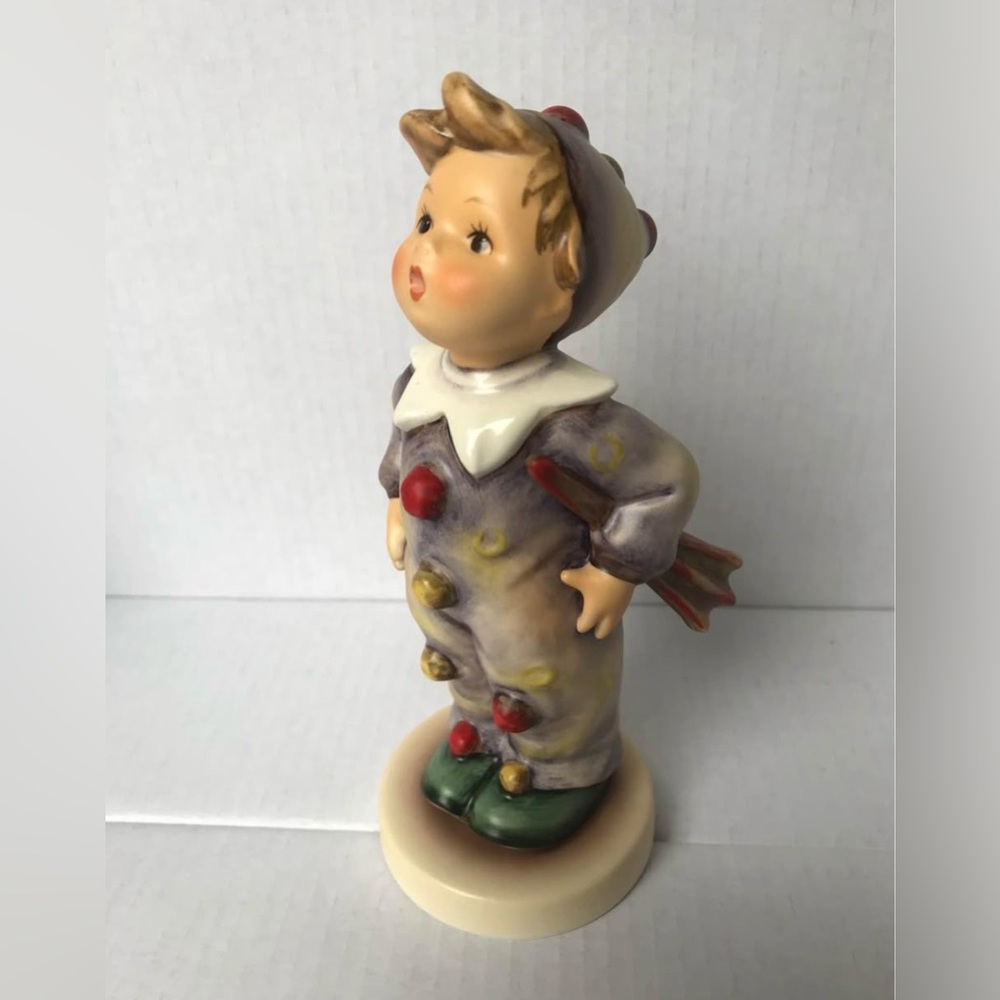 VINTAGE HUMMEL “Carnival” PORCELAIN FIGURINE #328 - 5 3/4”- TMK7